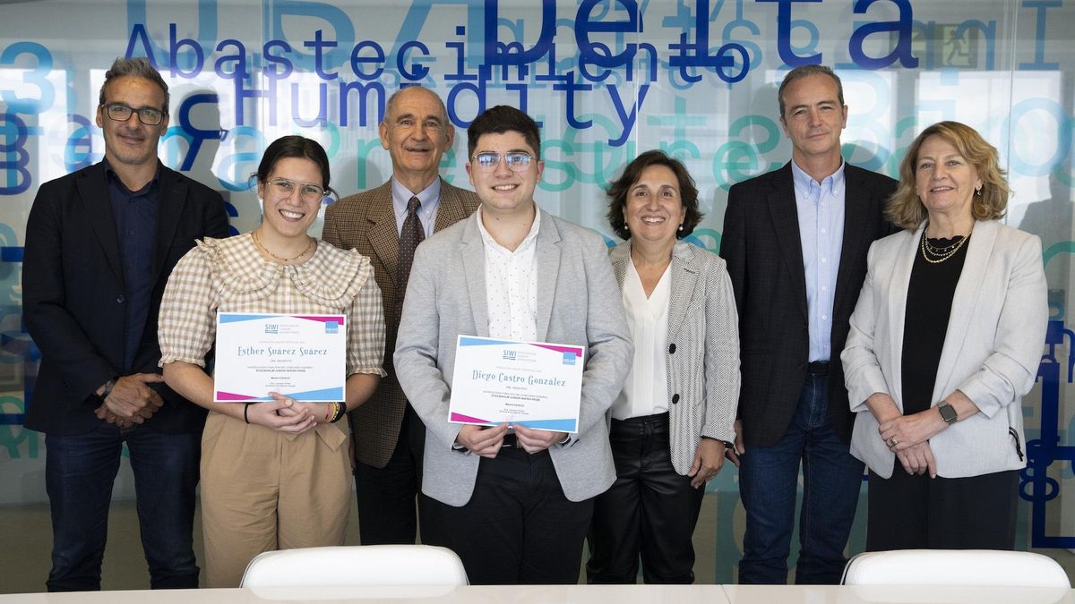 Dos jóvenes gallegos, Esther Suárez y Diego Castro, ganan la final del Premio Stockholm Junior Water Prize y competirán este verano en Suecia por el considerado como el Premio Nobel Junior del Agua.